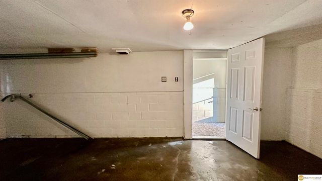 3748 N 43 Street, Omaha, NE 68111