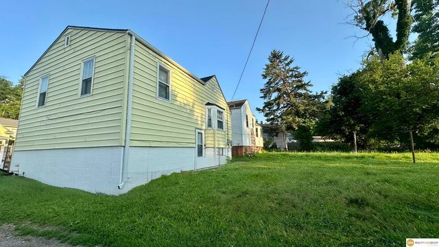 3748 N 43 Street, Omaha, NE 68111