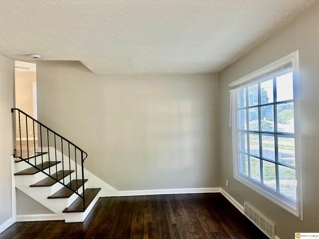 3748 N 43 Street, Omaha, NE 68111