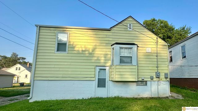 3748 N 43 Street, Omaha, NE 68111