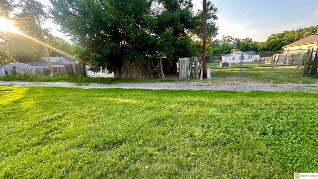 3748 N 43 Street, Omaha, NE 68111