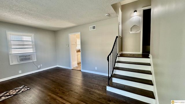 3748 N 43 Street, Omaha, NE 68111