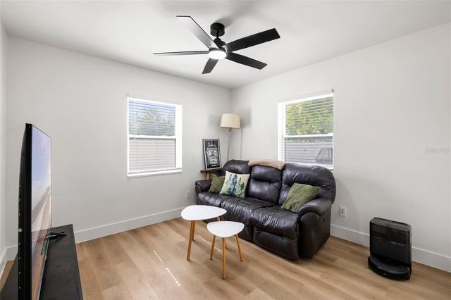 4300 28TH AVENUE N, St Petersburg, FL 33713