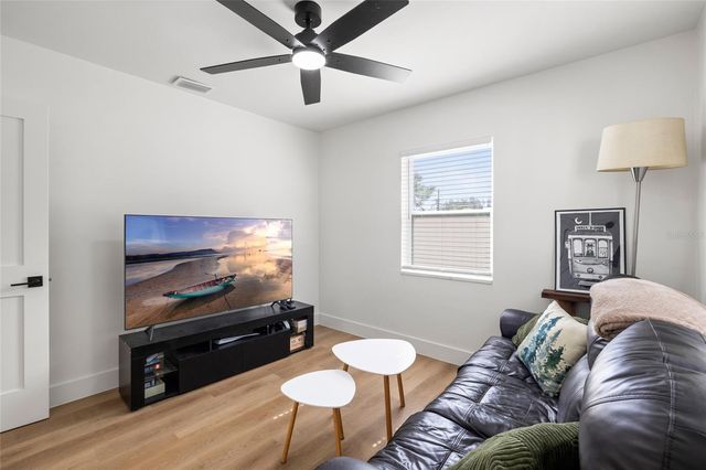 4300 28TH AVENUE N, St Petersburg, FL 33713