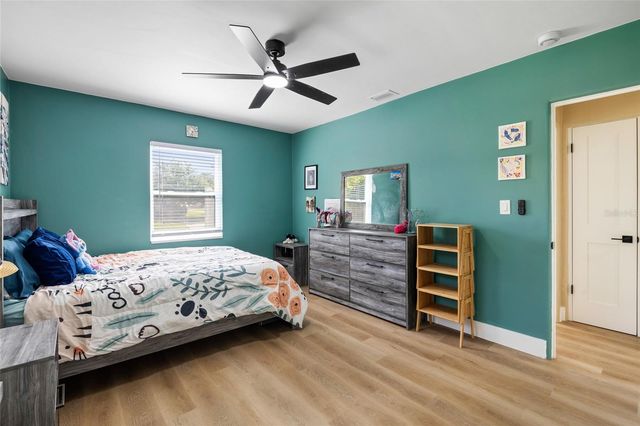 4300 28TH AVENUE N, St Petersburg, FL 33713