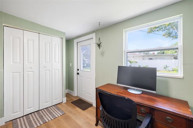 4300 28TH AVENUE N, St Petersburg, FL 33713