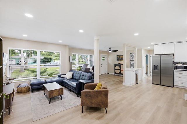 4300 28TH AVENUE N, St Petersburg, FL 33713