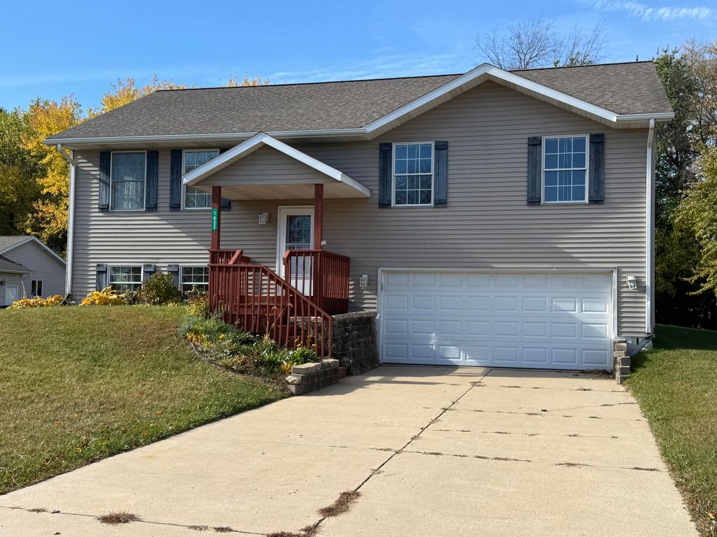 1622 N Circle View Lane, La Porte, IN 46350