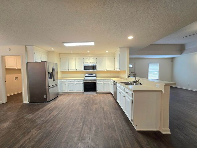 3682 Beacon Drive, Sumter, SC 29154