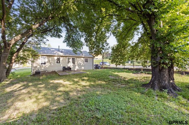 4333 N 55 Street, Omaha, NE 68104