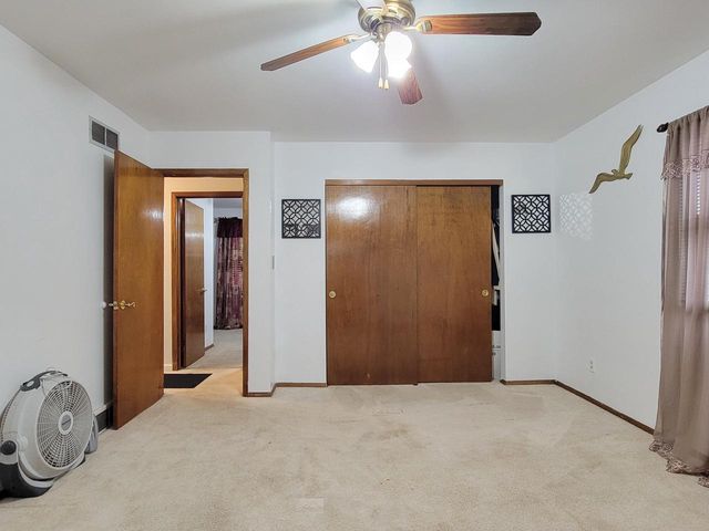 5805 N 111th STREET, Milwaukee, WI 53225