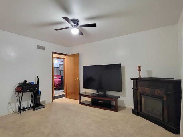 5805 N 111th STREET, Milwaukee, WI 53225