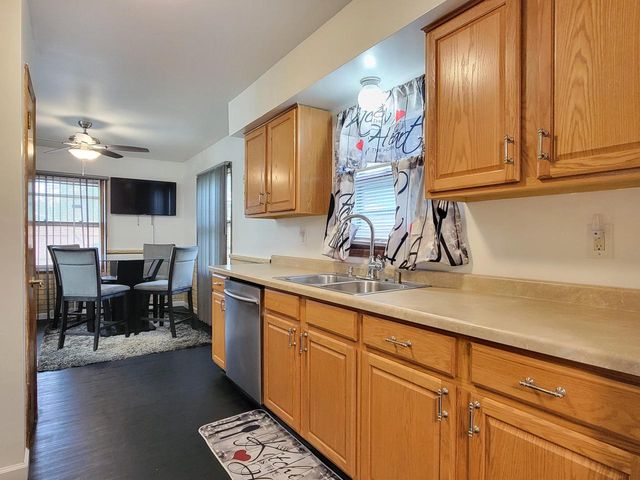 5805 N 111th STREET, Milwaukee, WI 53225