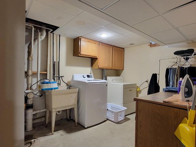 5805 N 111th STREET, Milwaukee, WI 53225