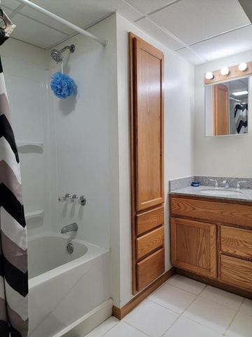 5805 N 111th STREET, Milwaukee, WI 53225