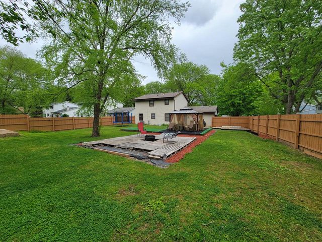 5805 N 111th STREET, Milwaukee, WI 53225