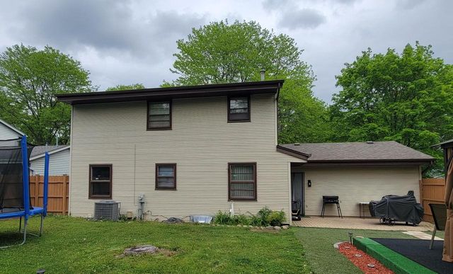 5805 N 111th STREET, Milwaukee, WI 53225