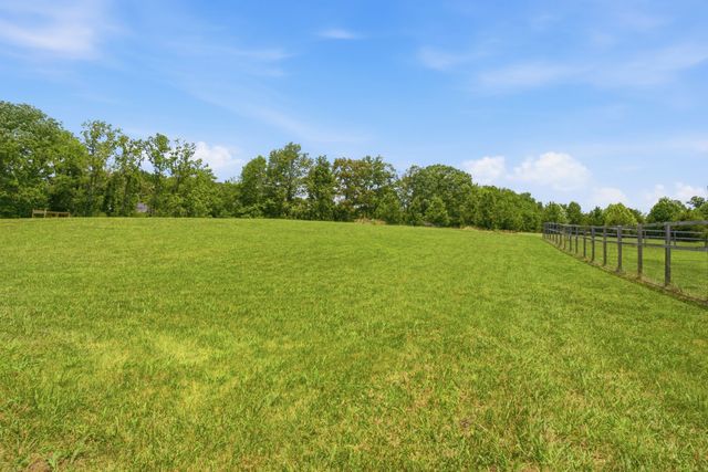 532 Martin Chapel Rd, Portland, TN 37148