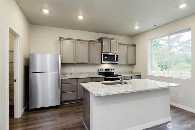 8507 13th Avenue E, Tacoma, WA 98445