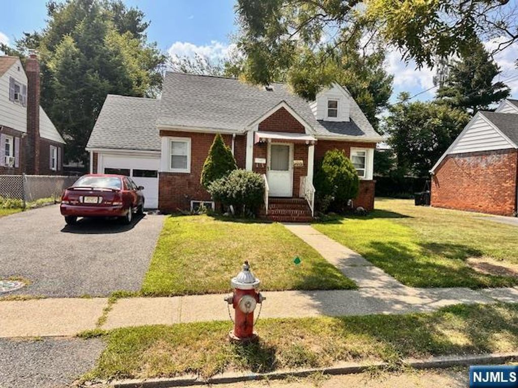 1-22 Banta Place, Fair Lawn, NJ 07410