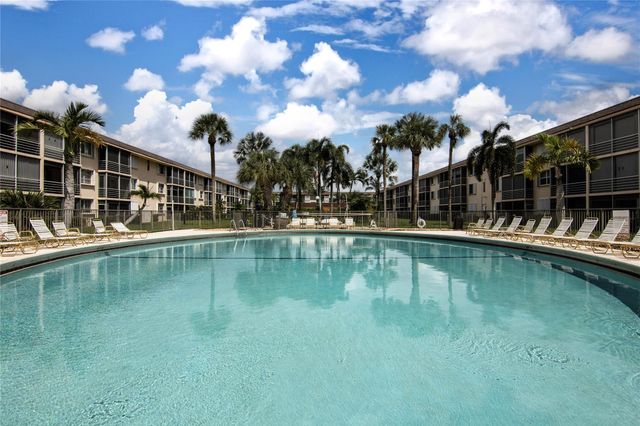 4500 N Federal Hwy 158G, Lighthouse Point, FL 33064