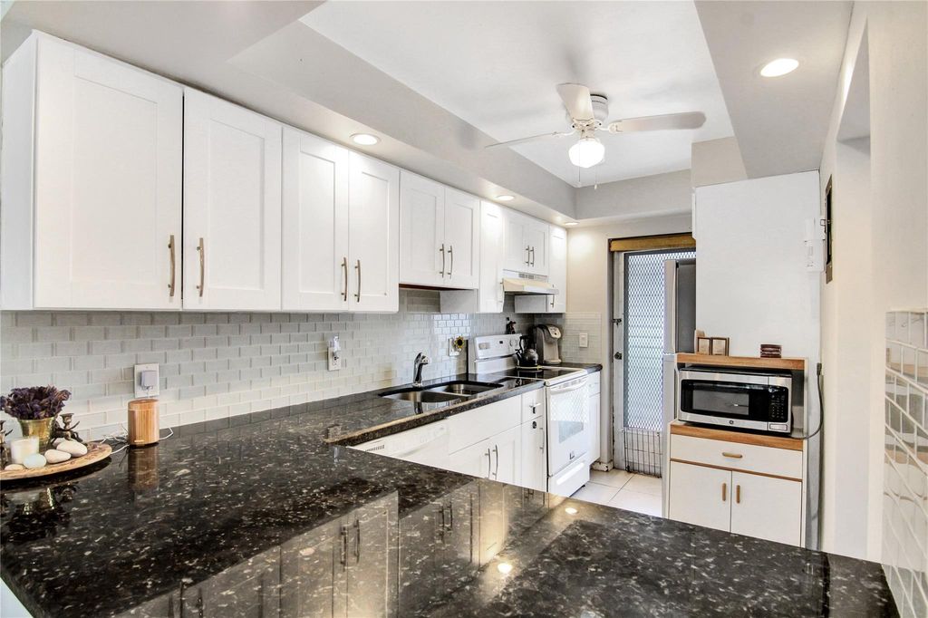 4500 N Federal Hwy 158G, Lighthouse Point, FL 33064