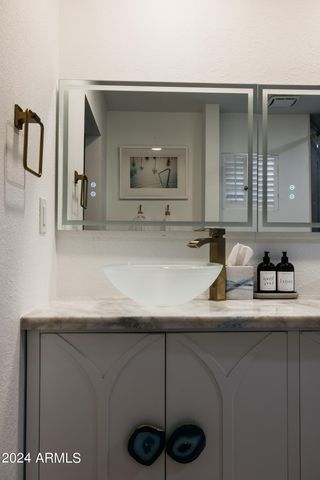 6629 E DREYFUS Avenue, Scottsdale, AZ 85254
