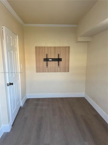 650 E 49th St, Hialeah, FL 33013