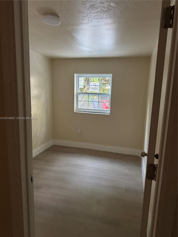 650 E 49th St, Hialeah, FL 33013