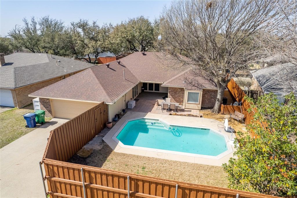 3708 Bishop Hill Drive, Carrollton, TX 75007 — exterior