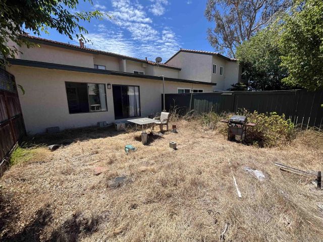 6966 Camino Revueltos, San Diego, CA 92111