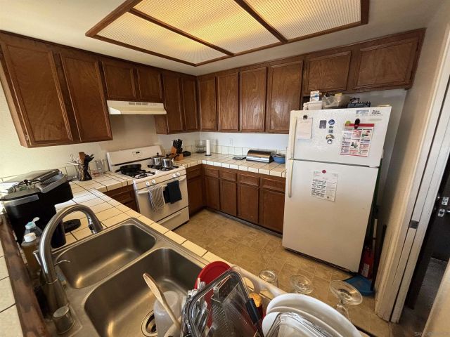6966 Camino Revueltos, San Diego, CA 92111