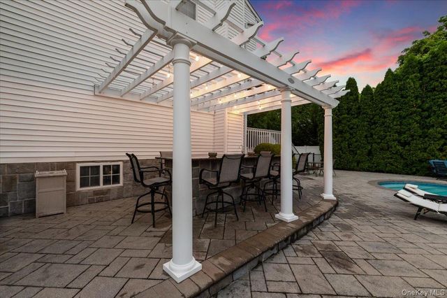 3 Iowa Avenue, Port Jefferson Station, NY 11776