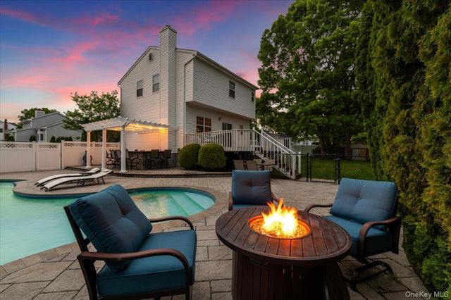 3 Iowa Avenue, Port Jefferson Station, NY 11776