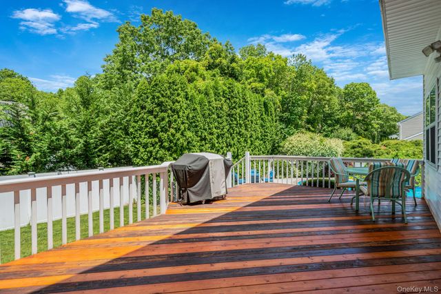 3 Iowa Avenue, Port Jefferson Station, NY 11776
