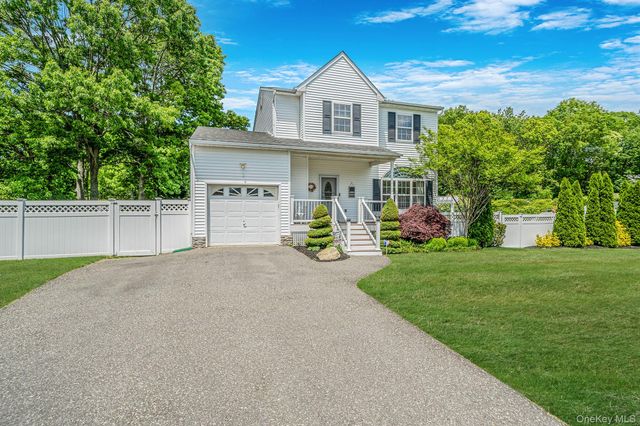 3 Iowa Avenue, Port Jefferson Station, NY 11776