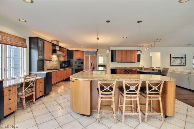 1160 Fox Hill Drive, Gates Mills, OH 44040