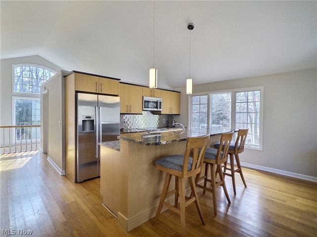 1160 Fox Hill Drive, Gates Mills, OH 44040