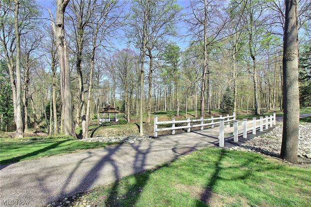 1160 Fox Hill Drive, Gates Mills, OH 44040