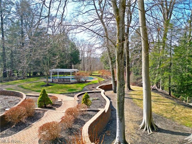 1160 Fox Hill Drive, Gates Mills, OH 44040