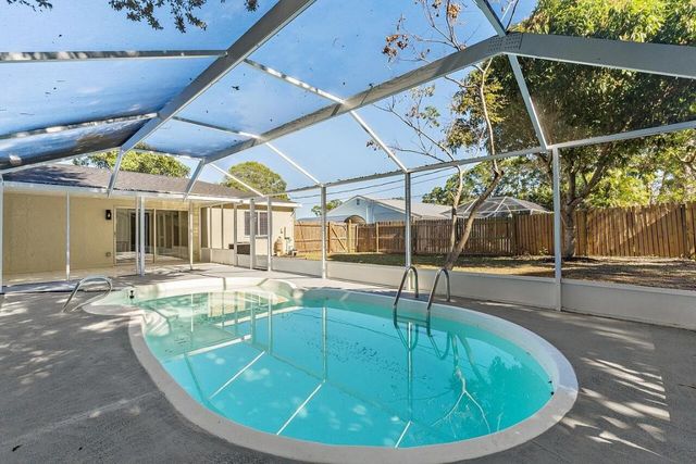 111 Alameda Avenue, Sebastian, FL 32958