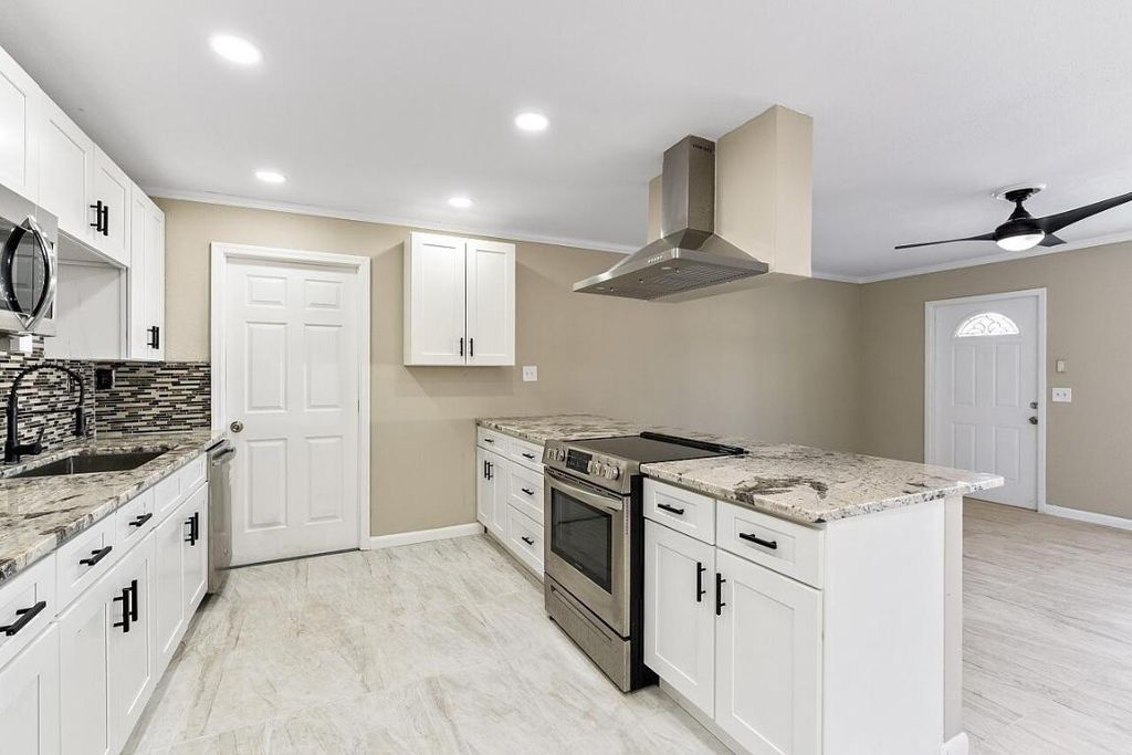 111 Alameda Avenue, Sebastian, FL 32958