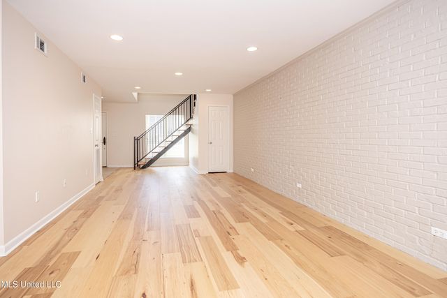 527 Front Beach Drive, 29, Ocean Springs, MS 39564