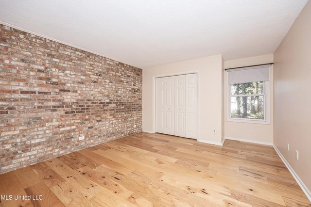 527 Front Beach Drive, 29, Ocean Springs, MS 39564