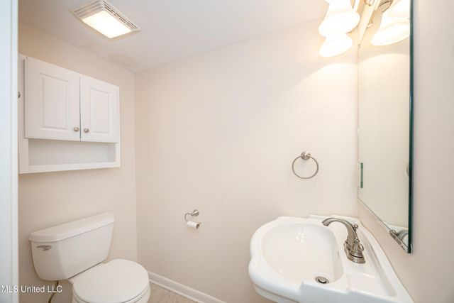 527 Front Beach Drive, 29, Ocean Springs, MS 39564