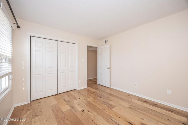 527 Front Beach Drive, 29, Ocean Springs, MS 39564