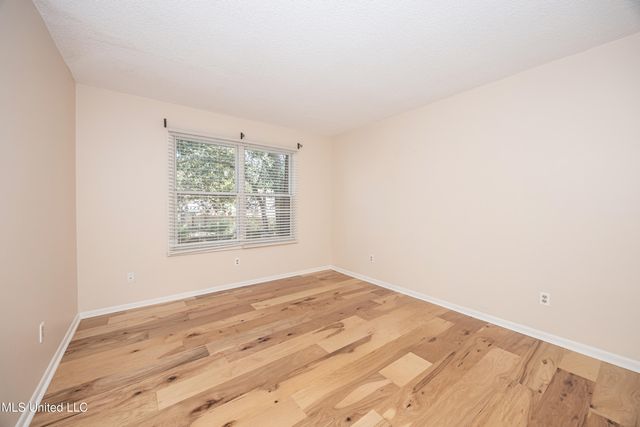 527 Front Beach Drive, 29, Ocean Springs, MS 39564