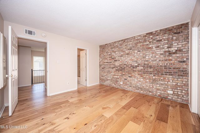 527 Front Beach Drive, 29, Ocean Springs, MS 39564