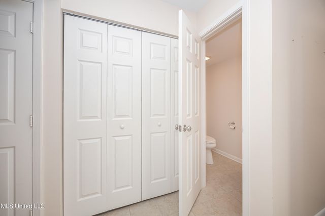 527 Front Beach Drive, 29, Ocean Springs, MS 39564