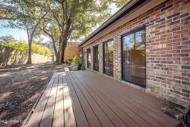 527 Front Beach Drive, 29, Ocean Springs, MS 39564